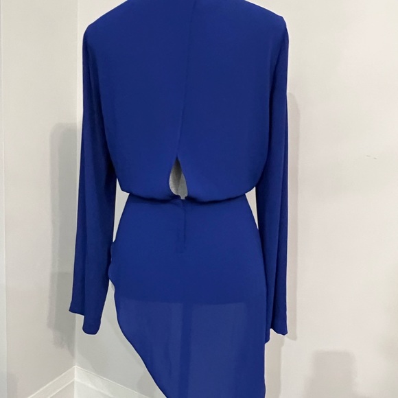 BCBG BLUE ASYMMETRICAL BLUE TOP (SIZE: L) - Picture 2 of 2